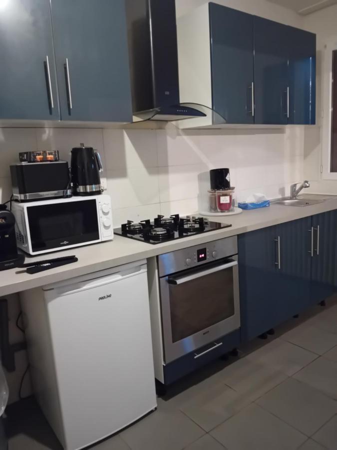 Une Maison En Ville Σαιν-Ντενί Εξωτερικό φωτογραφία